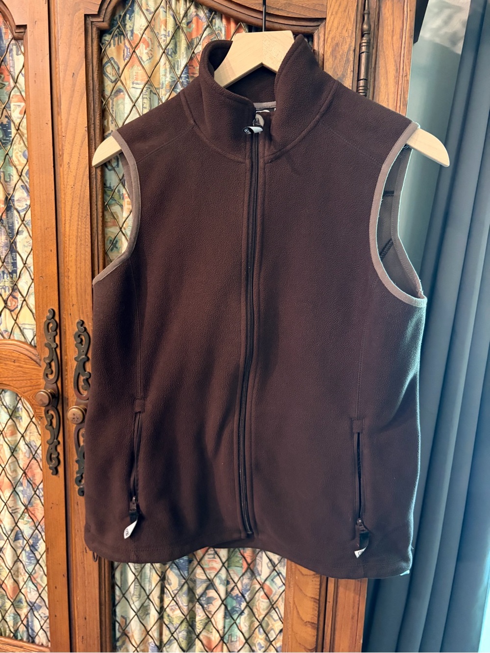 Women's Brown Fleece Vest - Sleeveless Zip-Up Layer